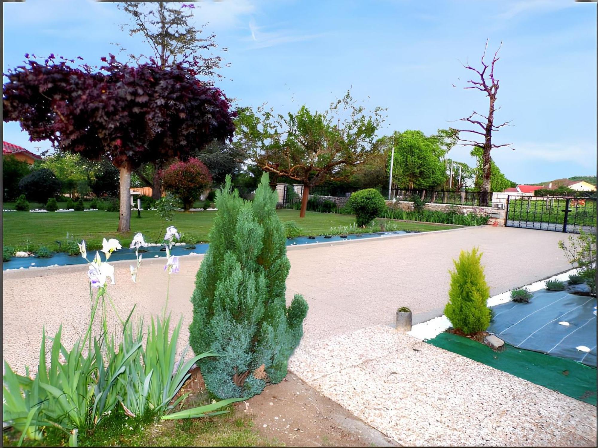 Appartement Charmant A Toulonjac Avec Jardin Et Terrasse 110 M² Bagian luar foto