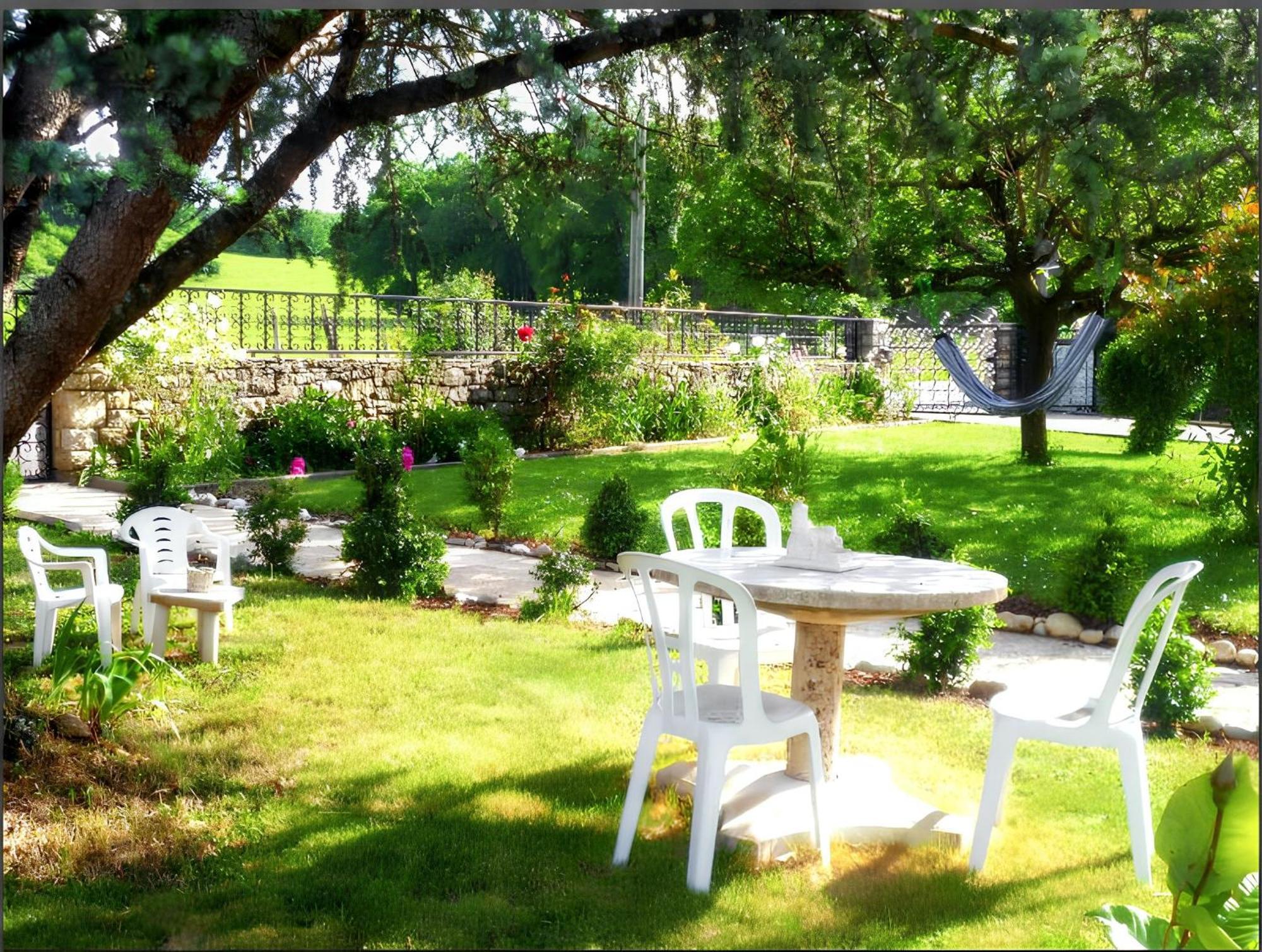 Appartement Charmant A Toulonjac Avec Jardin Et Terrasse 110 M² Bagian luar foto